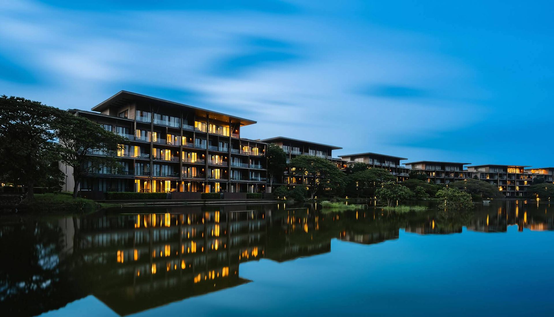 Atta Lakeside Resort Suite