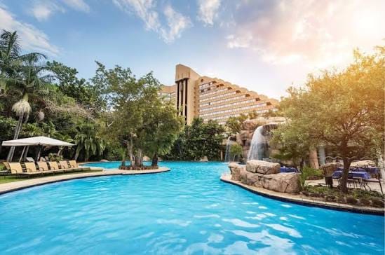 Cascades Hotel, Sun City Resort